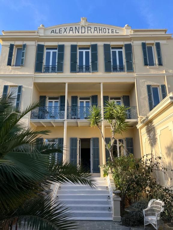 Vue extérieure de l'Hôtel Alexandra